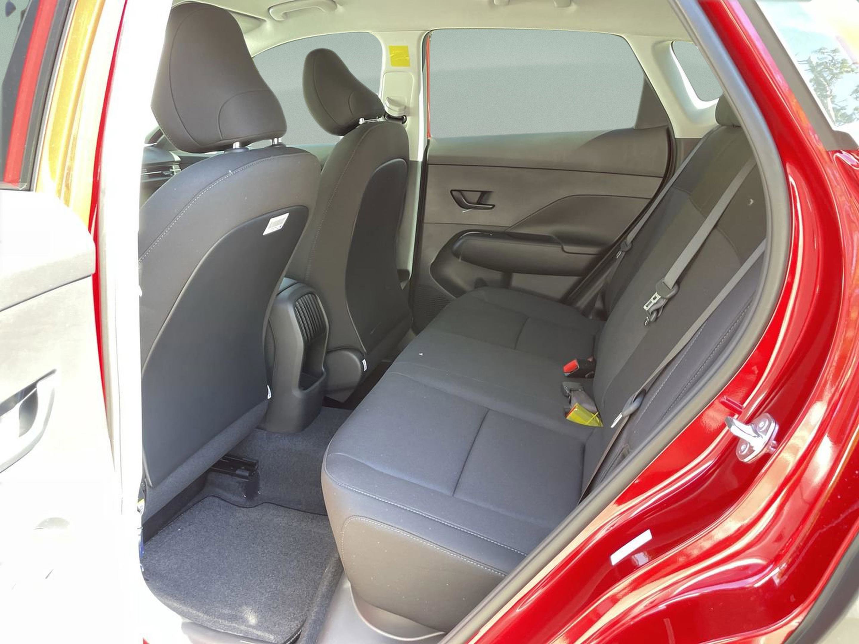 New 2026 Hyundai Kona SE image 17