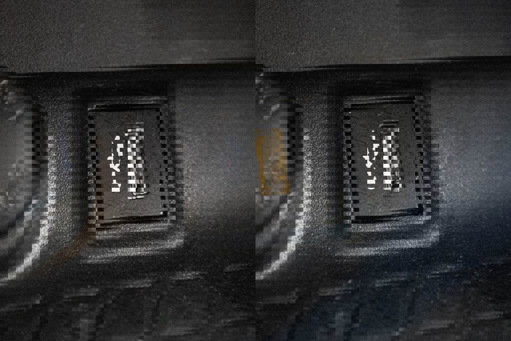 Used 2024 Toyota RAV4 LE AWD/4WD image 24