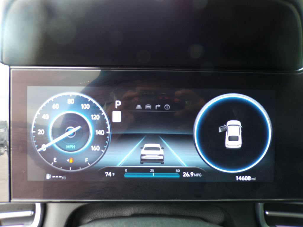 Certified 2025 Hyundai Elantra SEL FWD image 22