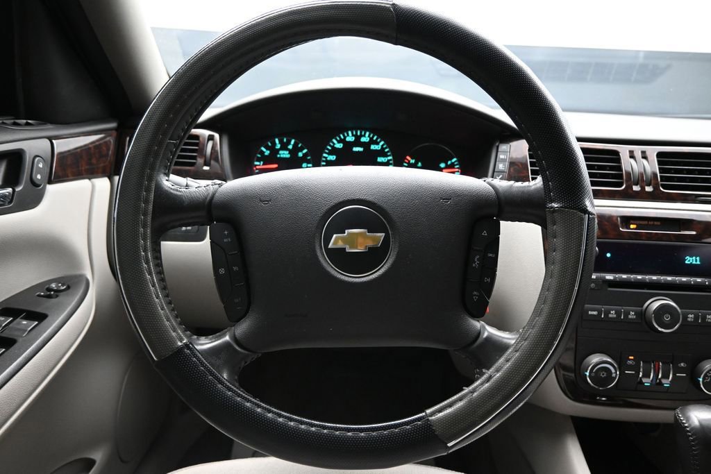 Used 2012 Chevrolet Impala LT FWD image 14