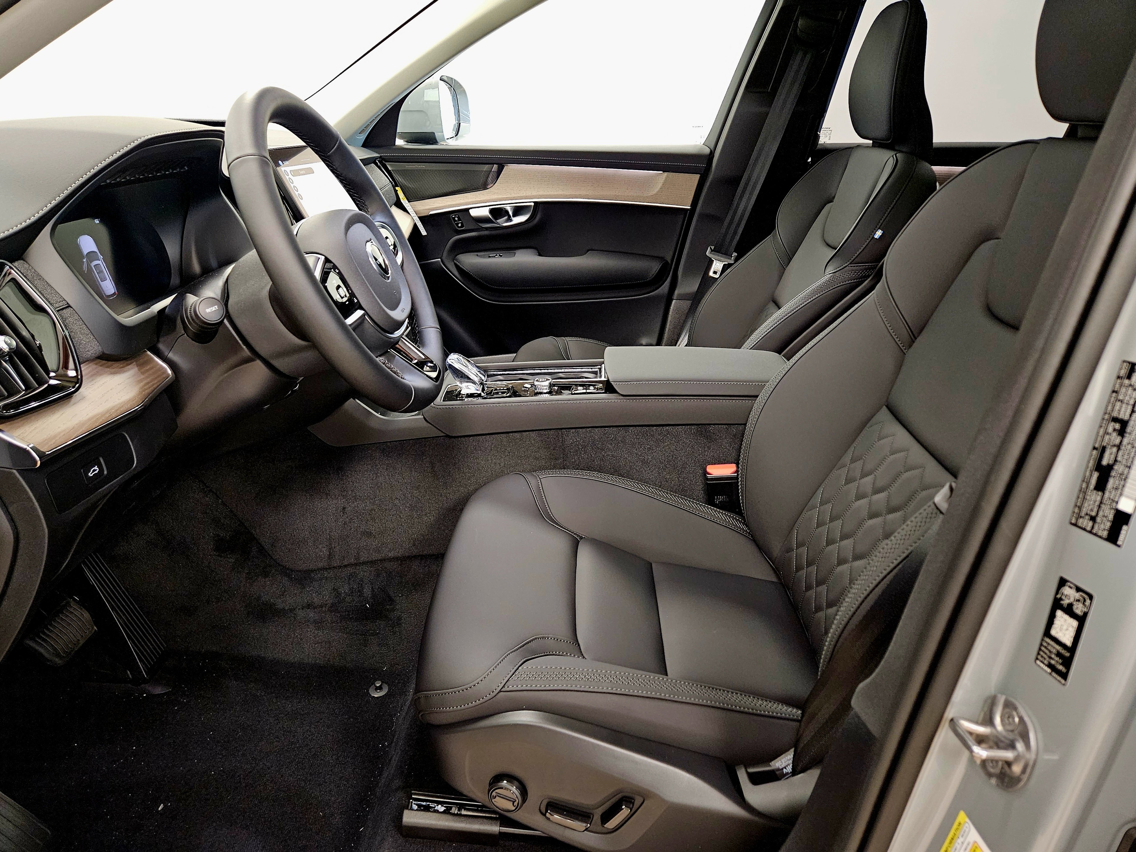 New 2026 Volvo XC90 B6 Plus image 10