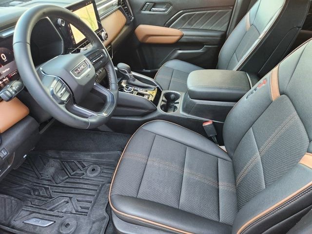 Used 2023 GMC Canyon AT4 image 4