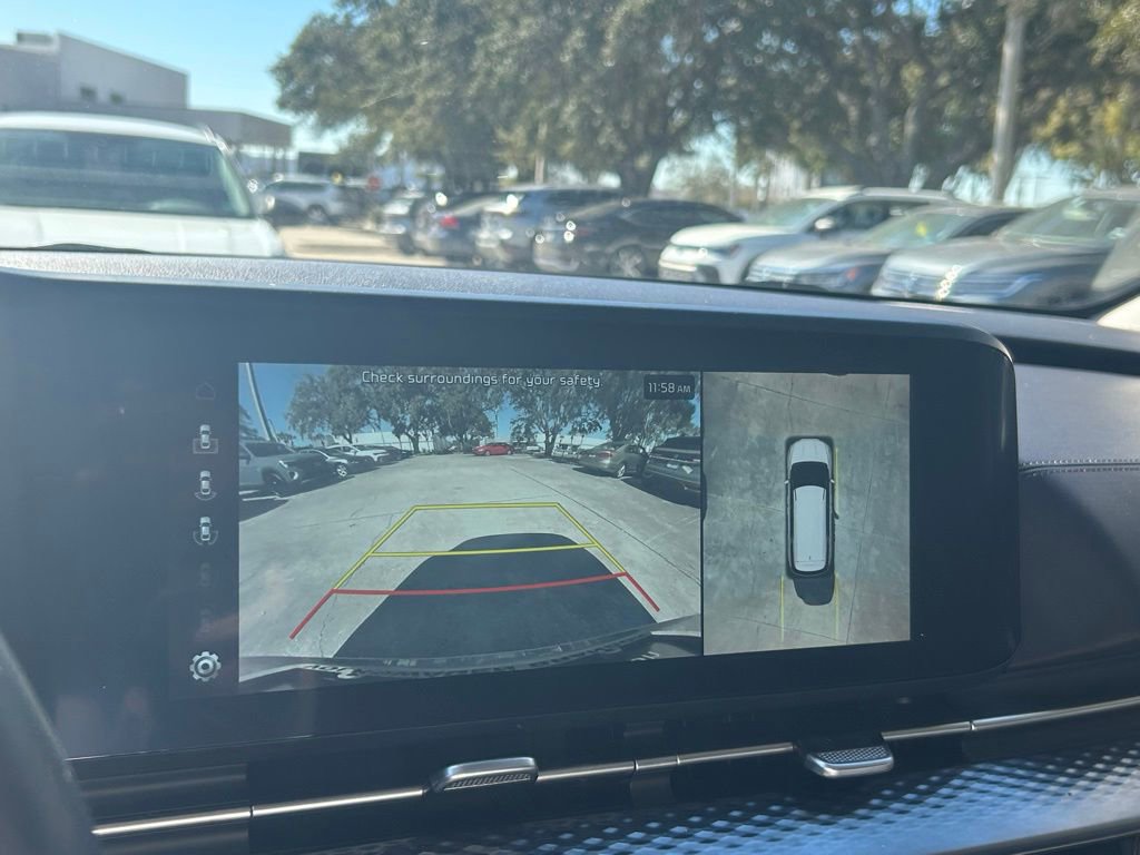 Used 2023 Kia Carnival SX Prestige image 18