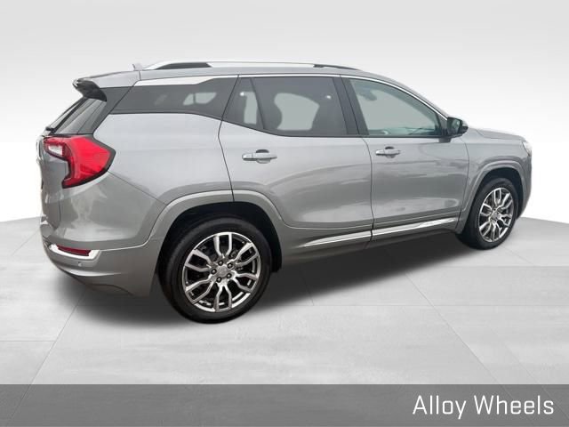 Used 2024 GMC Terrain Denali w/ Denali Premium Package image 17