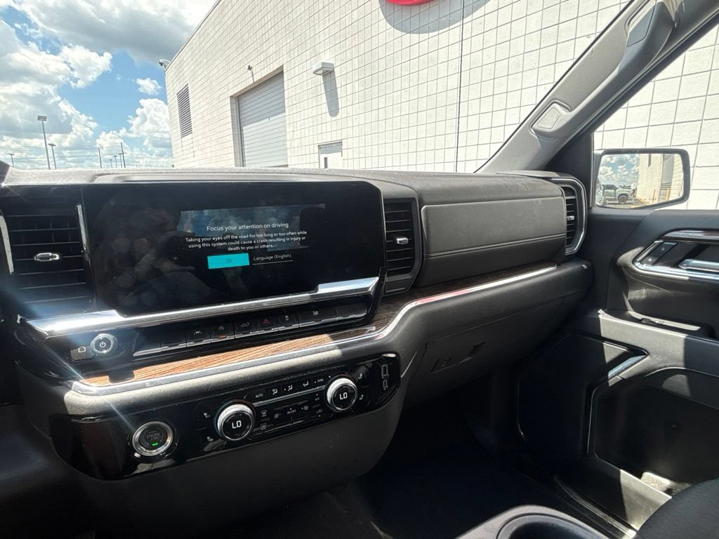 Used 2023 Chevrolet Silverado 1500 LT AWD/4WD image 15