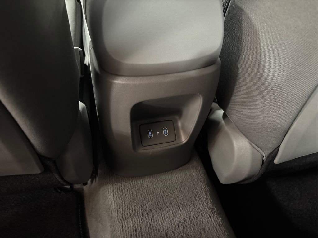 Certified 2024 Hyundai Elantra SE image 32