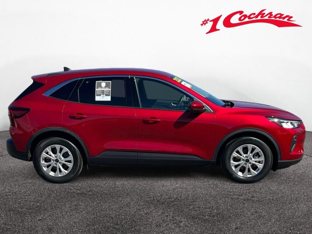 Used 2023 Ford Escape Active w/ Tech Pack #2 FWD image 7