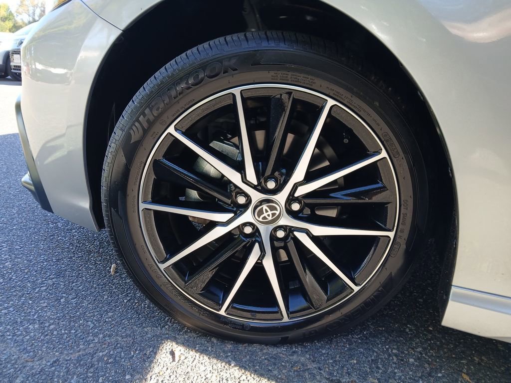 Used 2024 Toyota Camry SE image 29