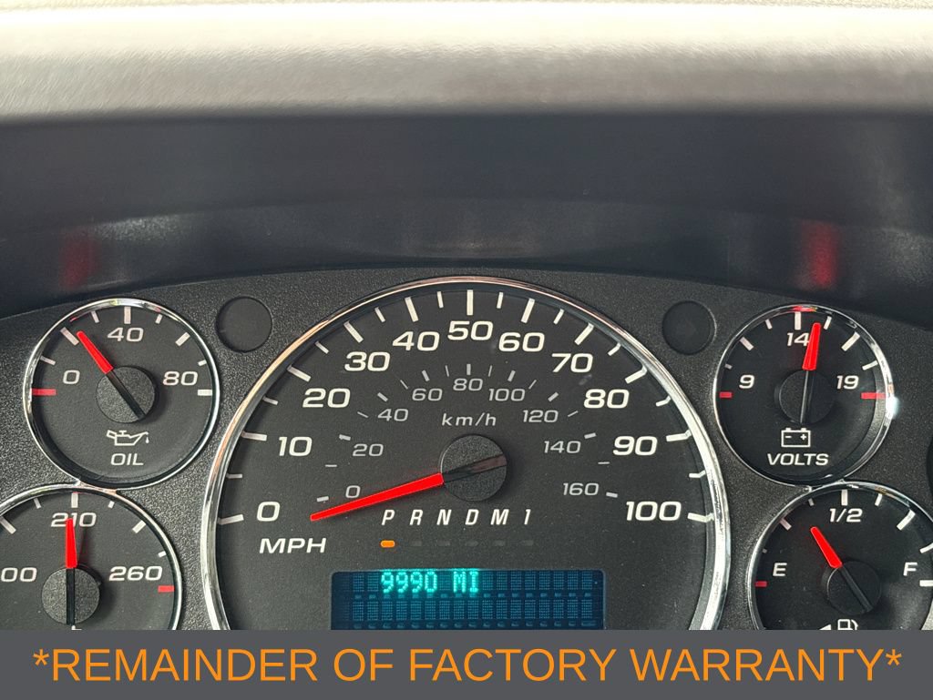 Used 2024 Chevrolet Express 2500 w/ Driver Convenience Package RWD image 4