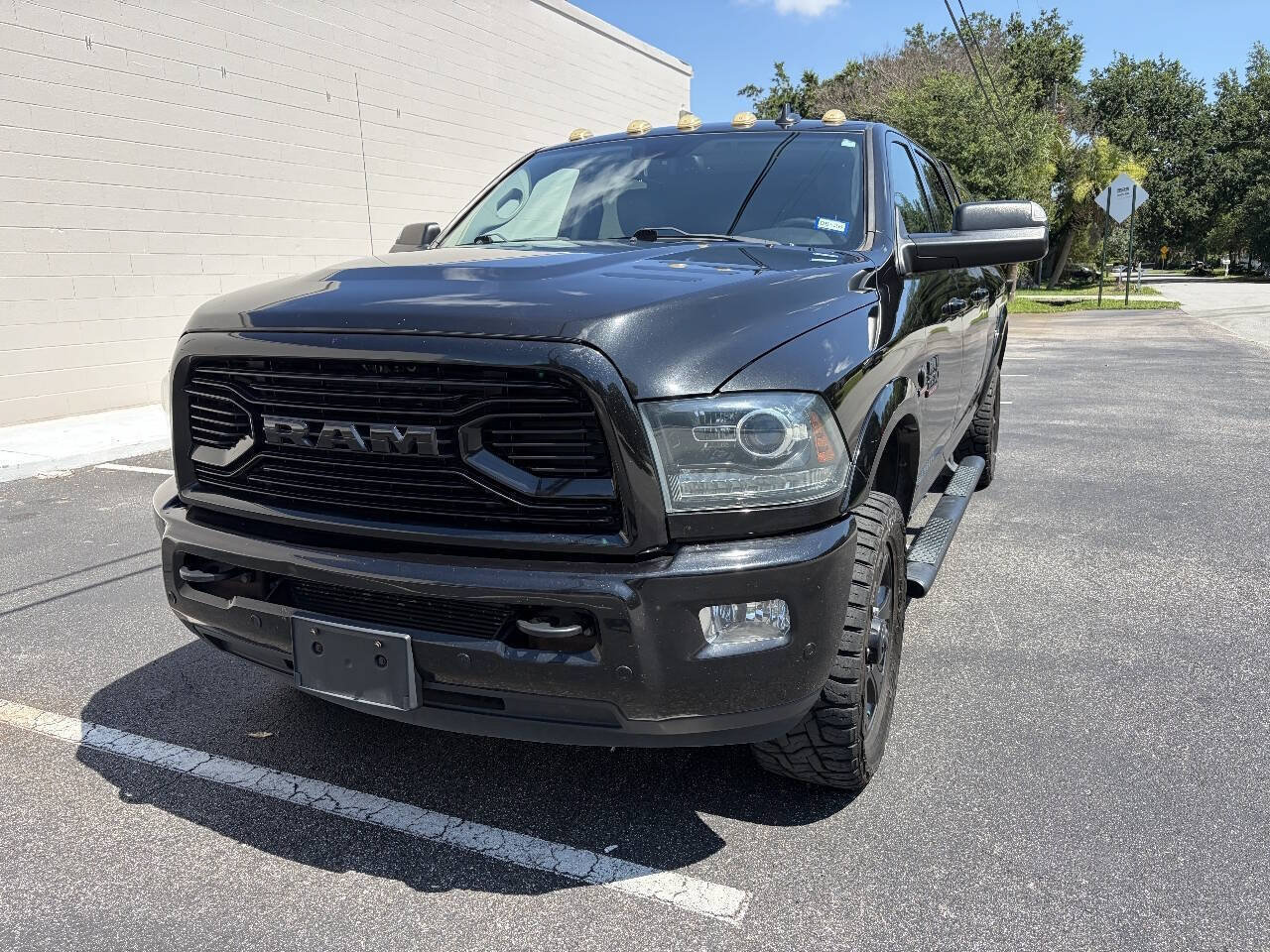 Used 2018 RAM 2500 Laramie w/ Sport Appearance Group AWD/4WD image 9