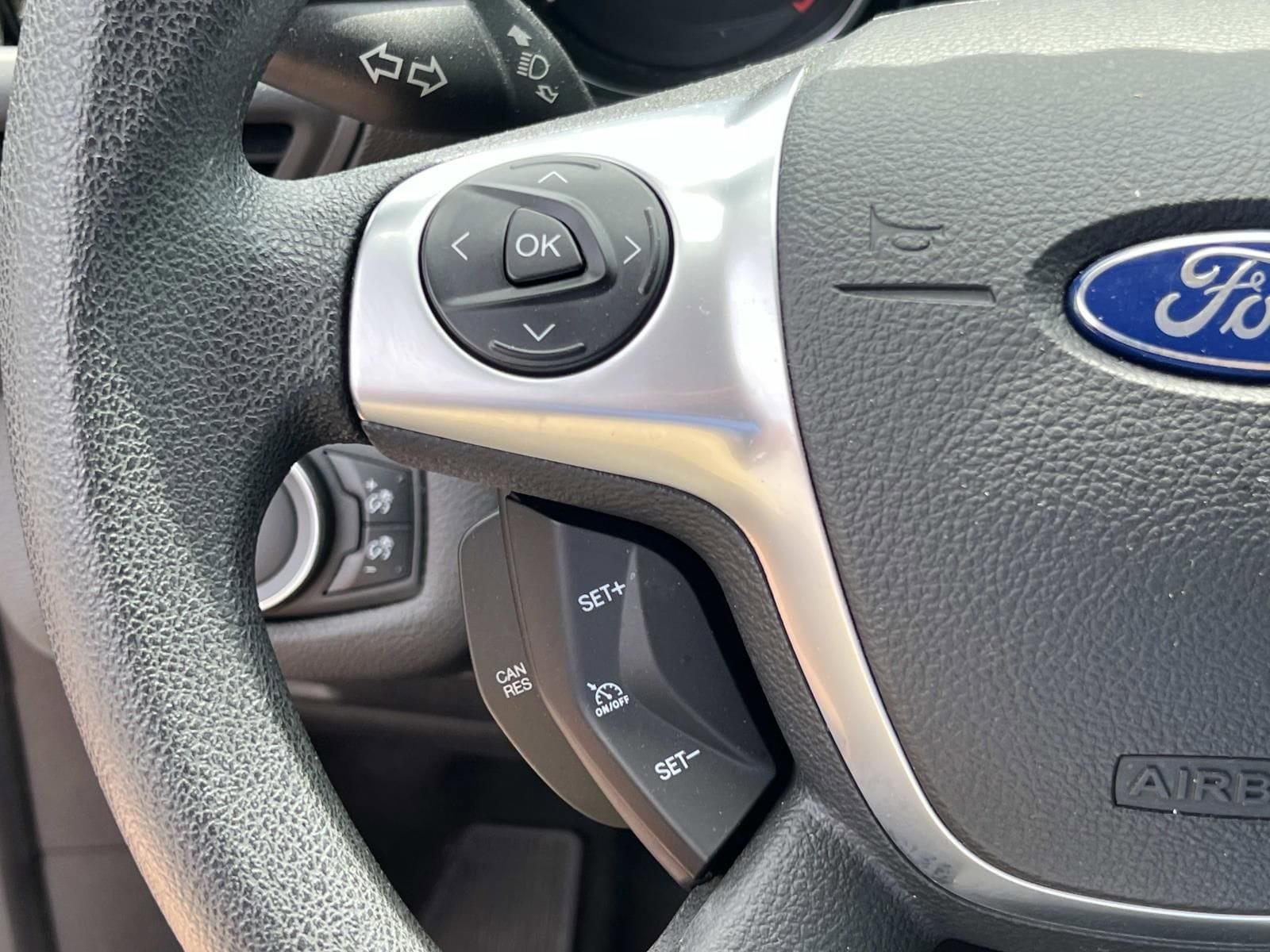 Used 2015 Ford Escape SE FWD image 25