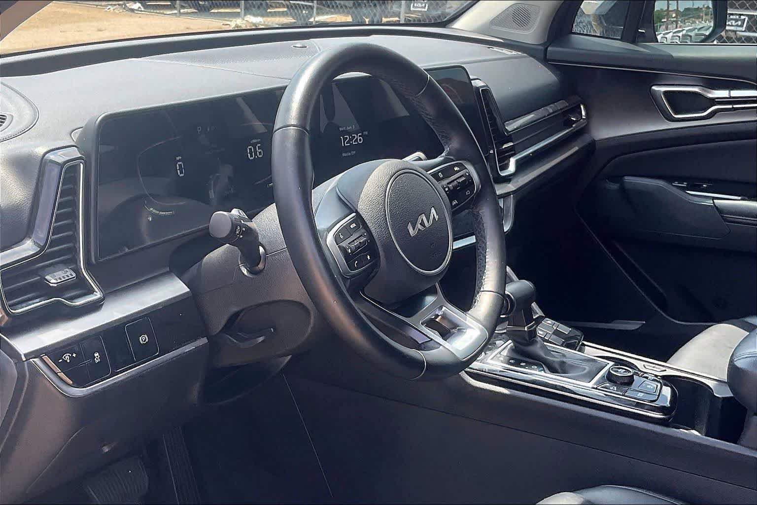 Used 2023 Kia Sportage EX FWD image 2