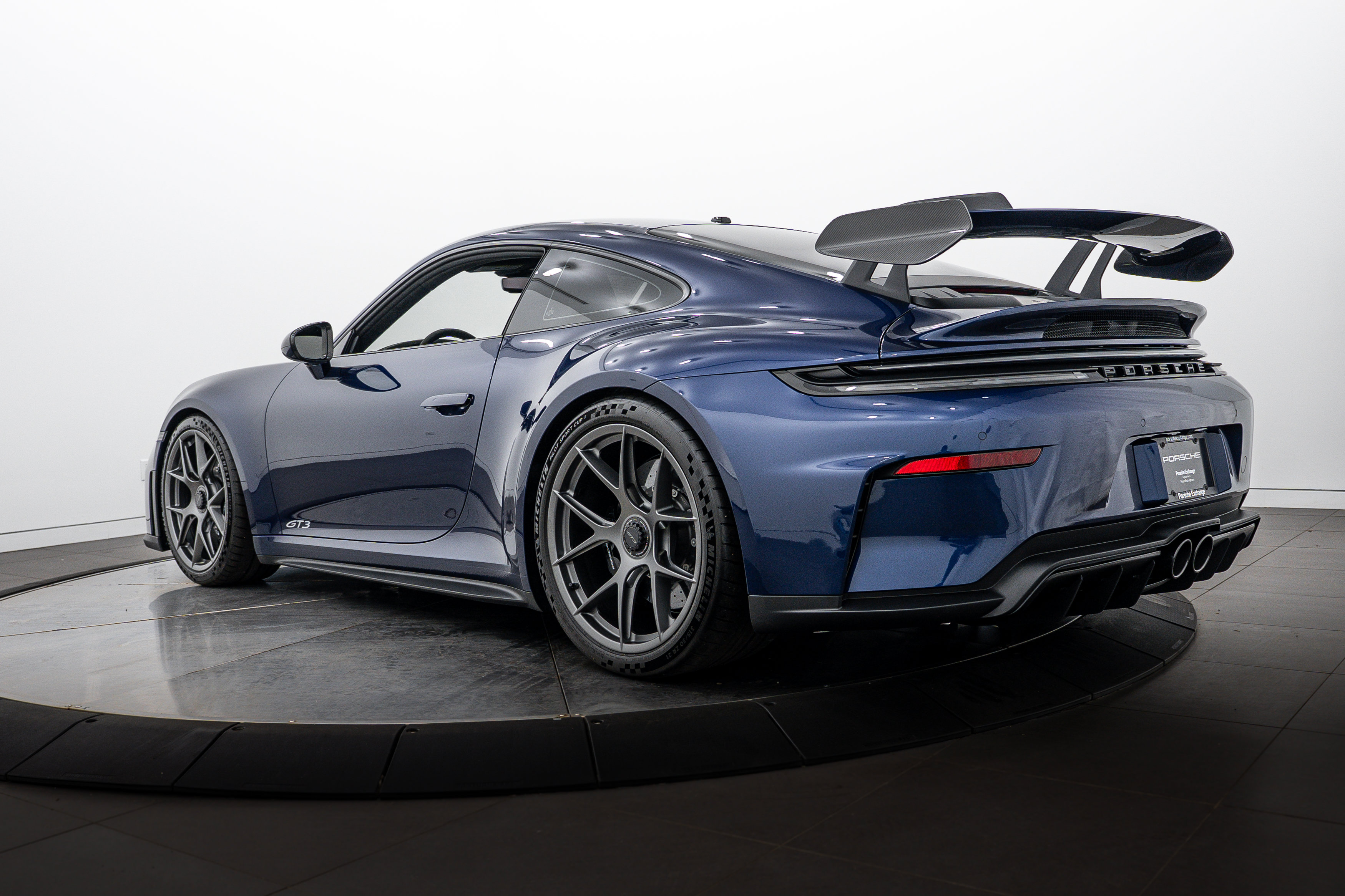 Certified 2025 Porsche 911 GT3 RWD image 3
