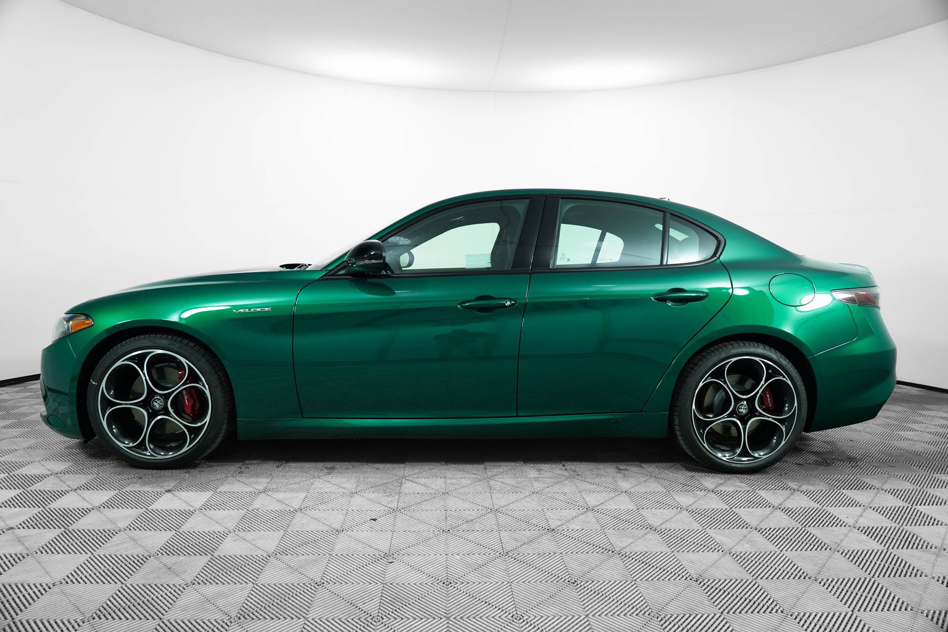 New 2025 Alfa Romeo Giulia image 7