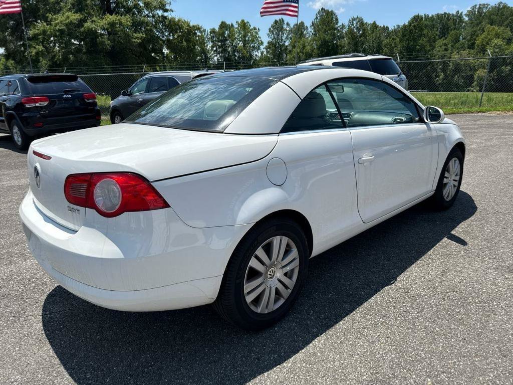 Used 2008 Volkswagen Eos FWD image 4