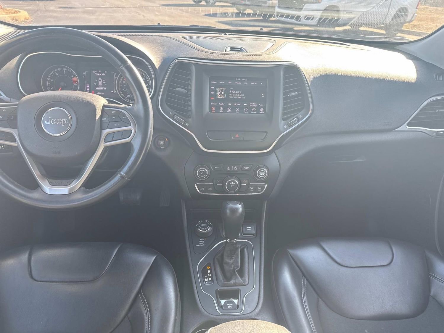 Used 2019 Jeep Cherokee Latitude Plus image 19