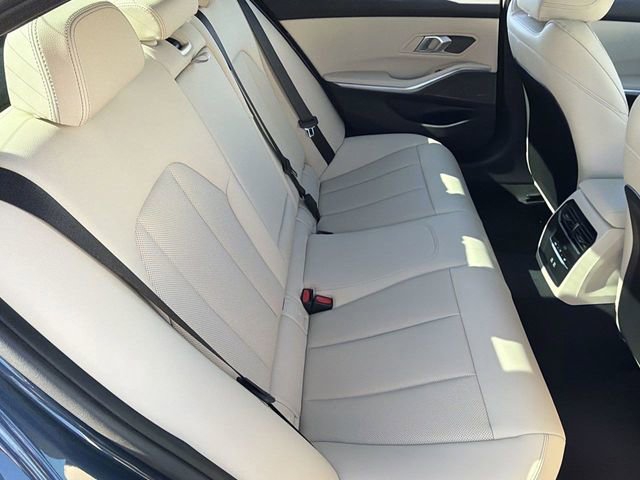 Certified 2025 BMW 330i Sedan w/ Convenience Package image 15