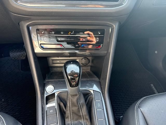 Used 2024 Volkswagen Tiguan SE AWD/4WD image 11