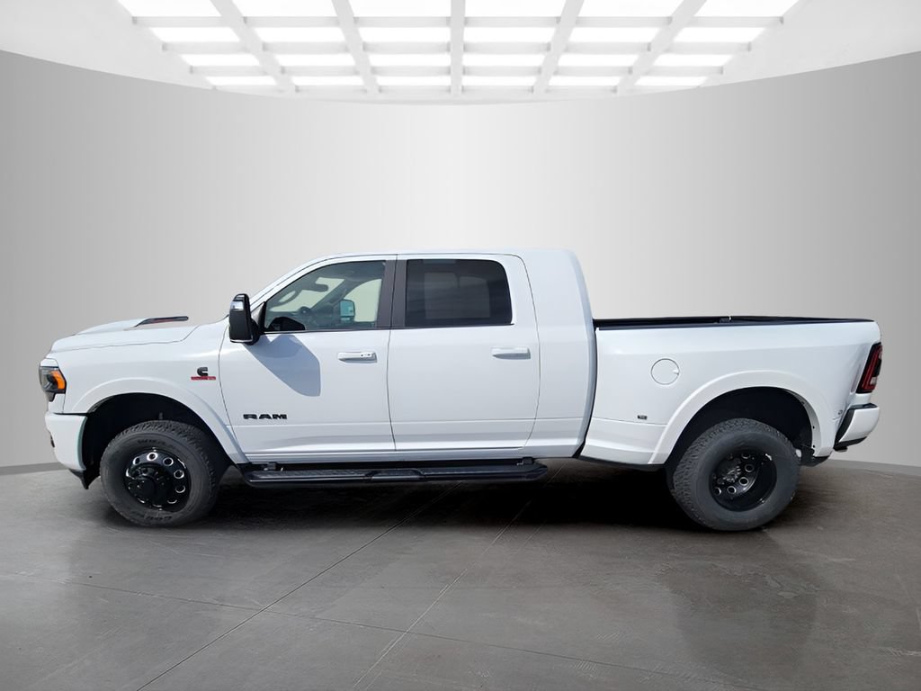 Used 2024 RAM 3500 Limited AWD/4WD image 2