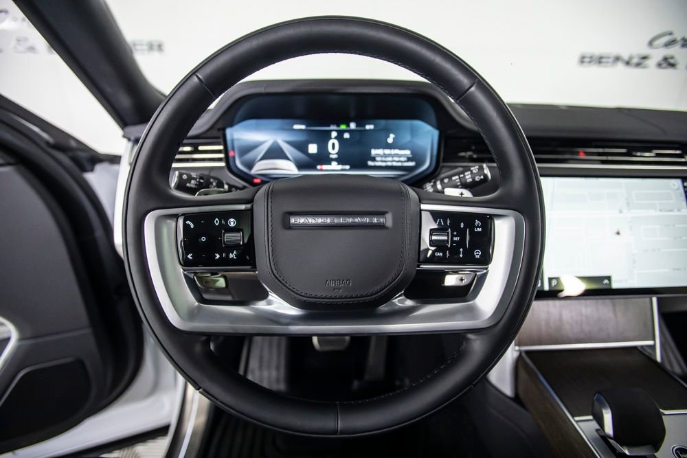 Used 2025 Land Rover Range Rover SE image 39
