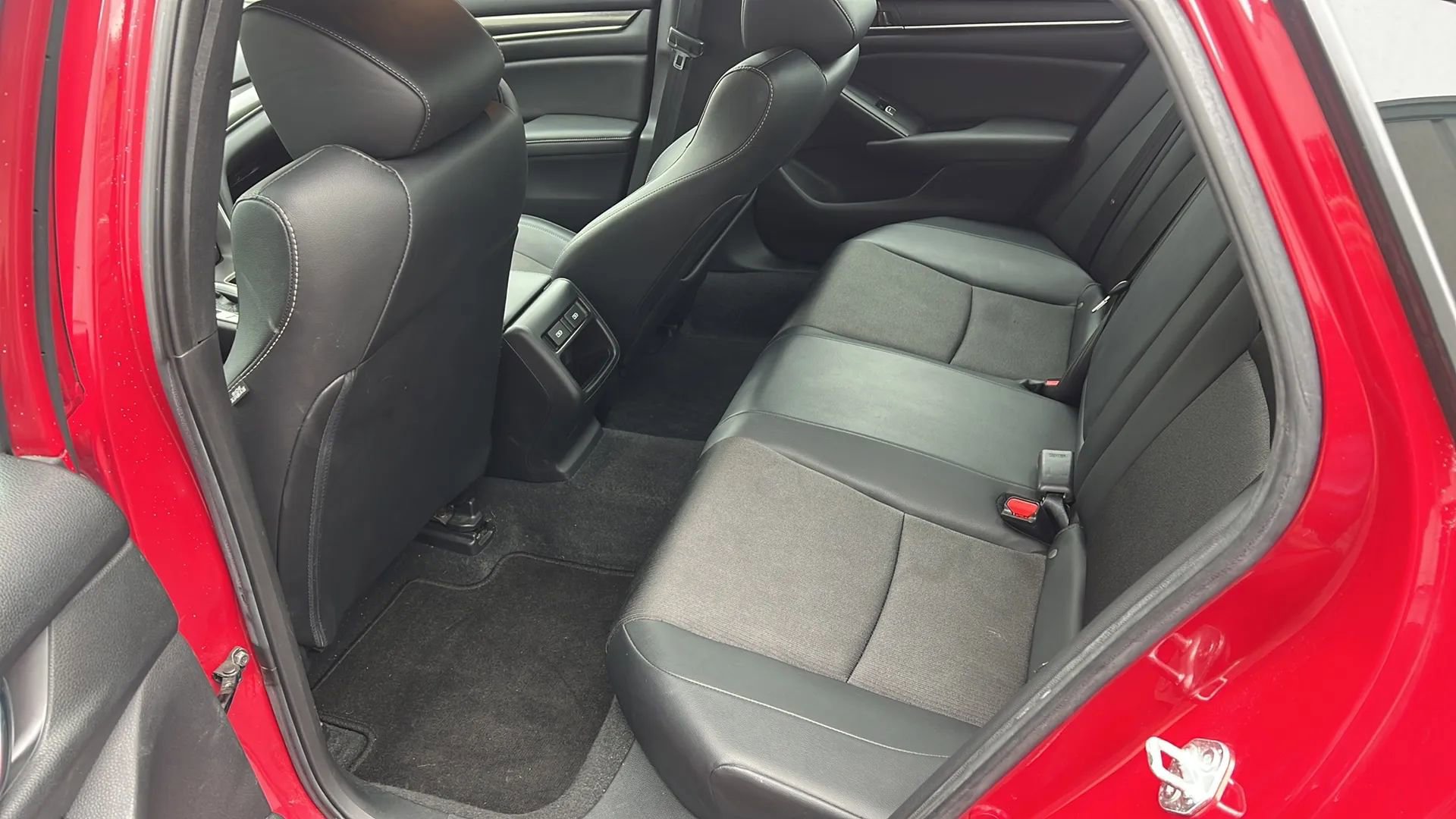 Used 2021 Honda Accord Sport image 11