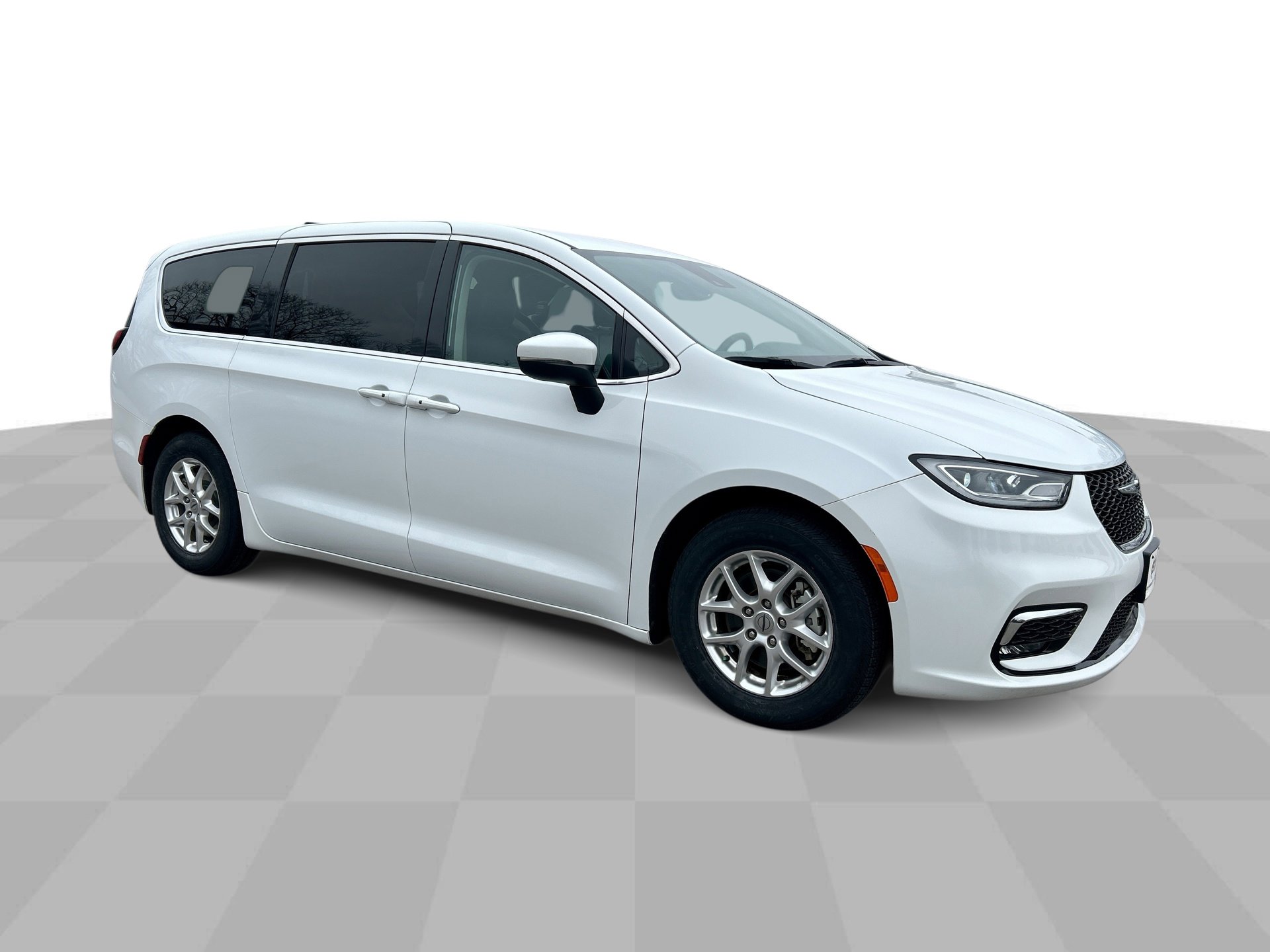 Used 2023 Chrysler Pacifica Touring-L image 2