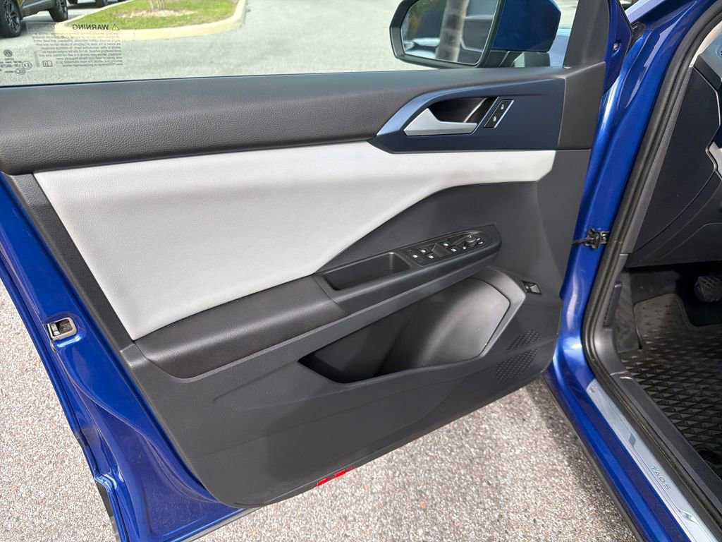 Used 2022 Volkswagen Taos SE image 13