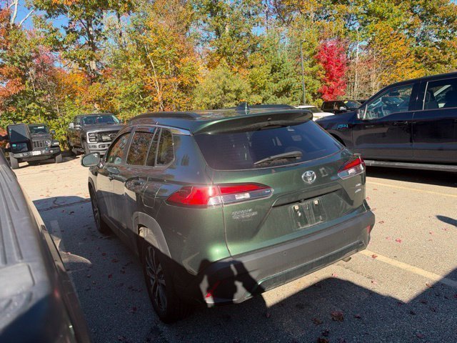Used 2022 Toyota Corolla Cross XLE w/ Convenience Package AWD/4WD image 6