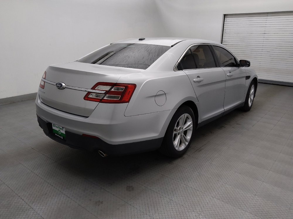 Used 2015 Ford Taurus SE FWD image 9