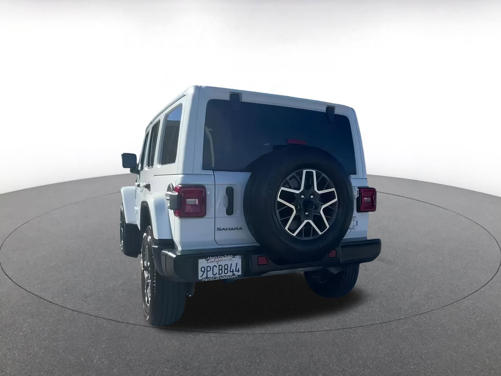 Used 2025 Jeep Wrangler Sahara image 14