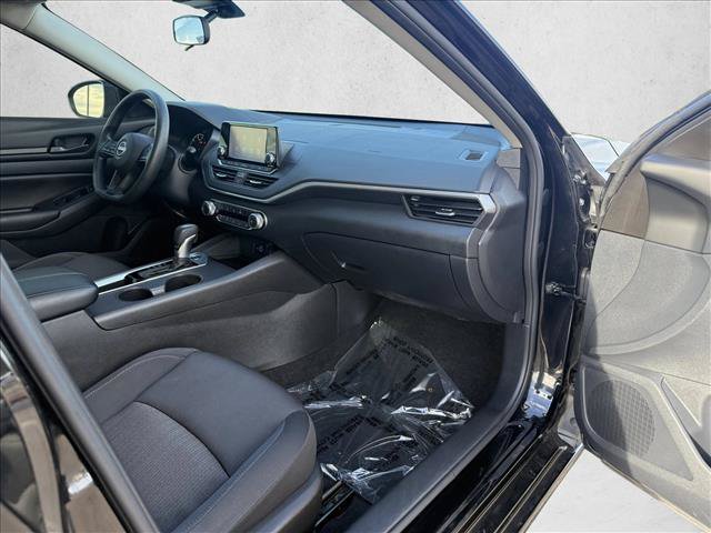 Used 2024 Nissan Altima 2.5 S FWD image 11