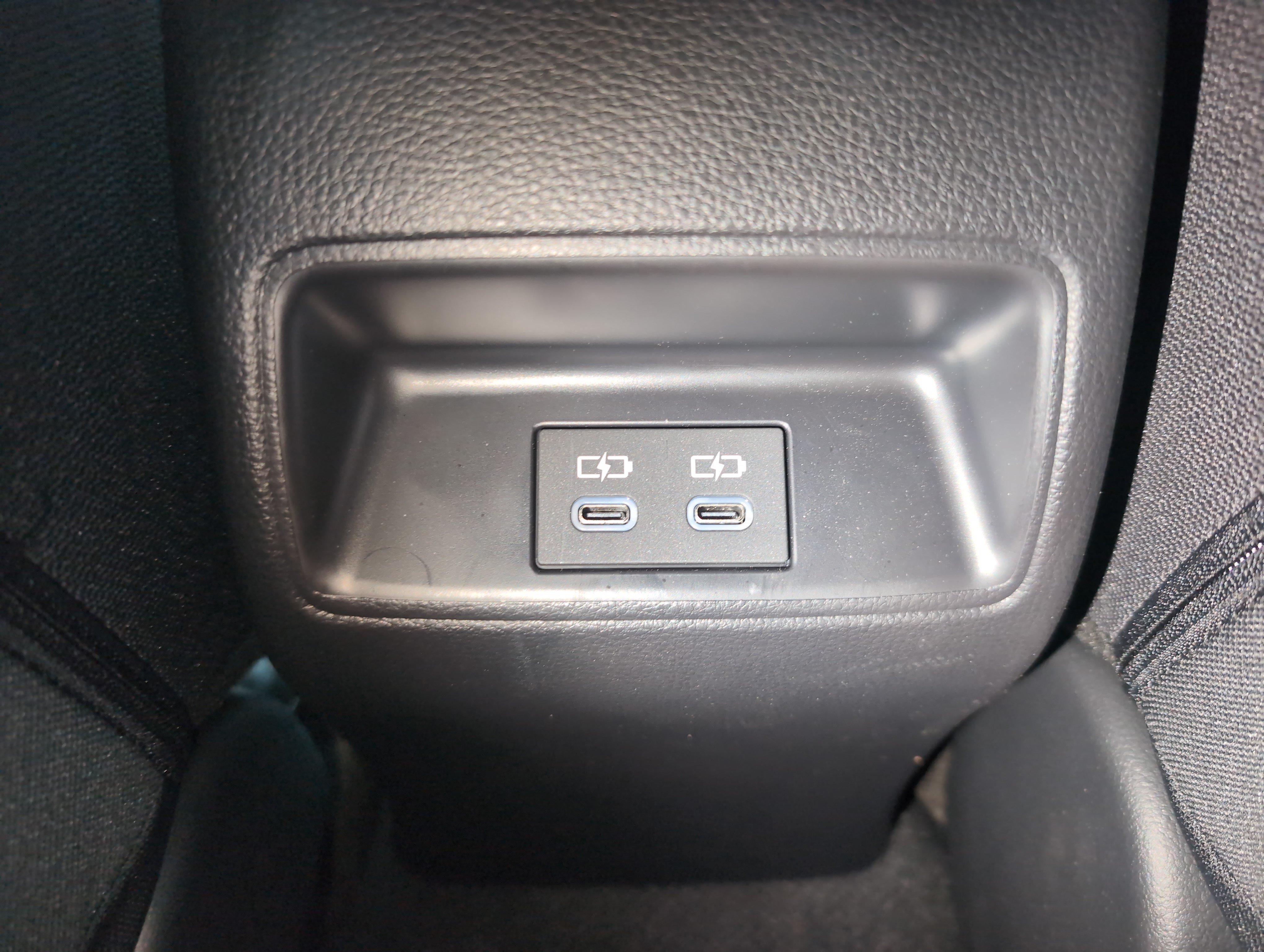 Certified 2025 Toyota Corolla SE w/ SE Premium Package FWD image 36