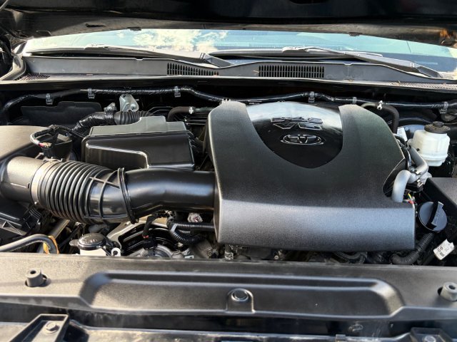 Used 2019 Toyota Tacoma SR5 AWD/4WD image 21
