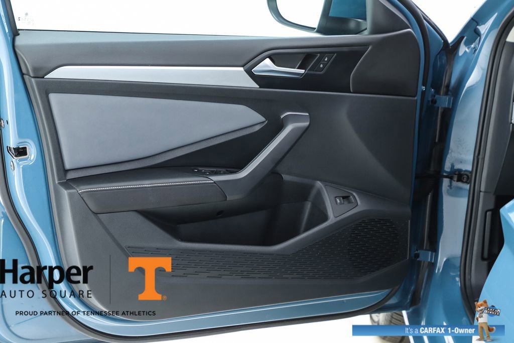 Used 2025 Volkswagen Jetta SE w/ Sunroof Package FWD image 55
