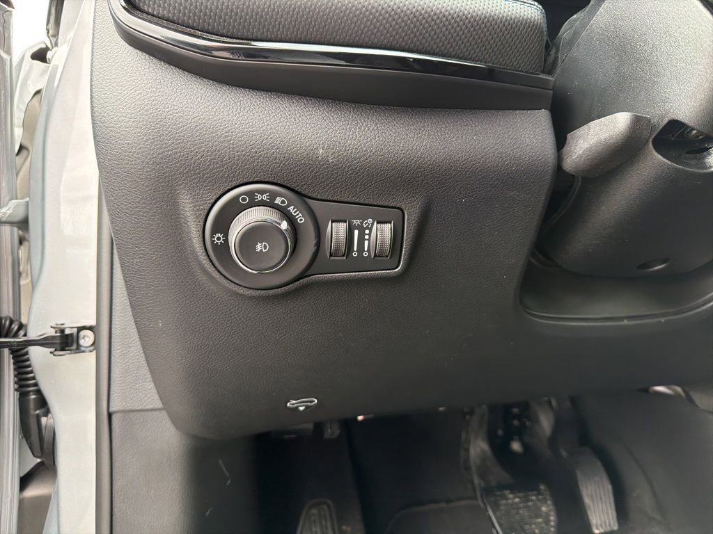 New 2026 Jeep Compass Limited image 12