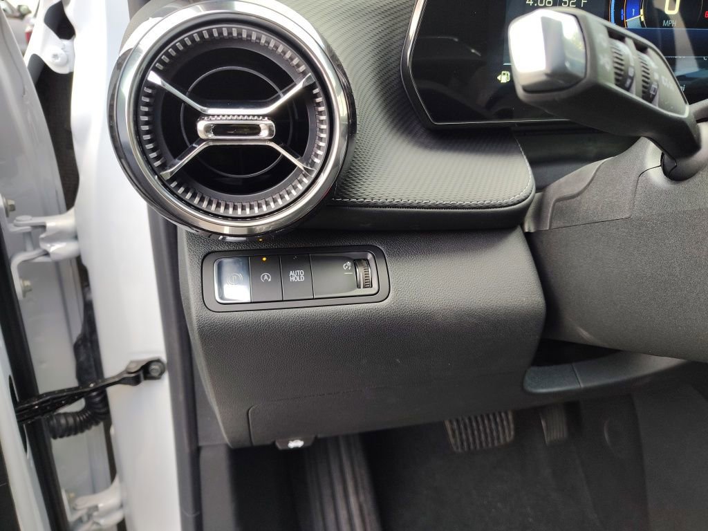 New 2026 Chevrolet Equinox LT w/ Convenience Package II image 15