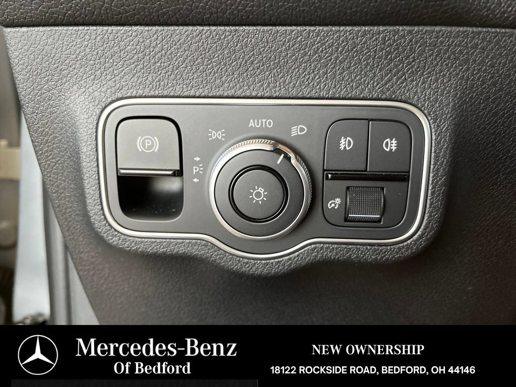 Used 2026 Mercedes-Benz GLB 250 4MATIC image 27