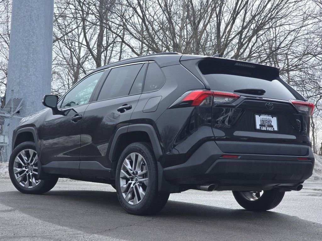 Used 2020 Toyota RAV4 XLE Premium image 13