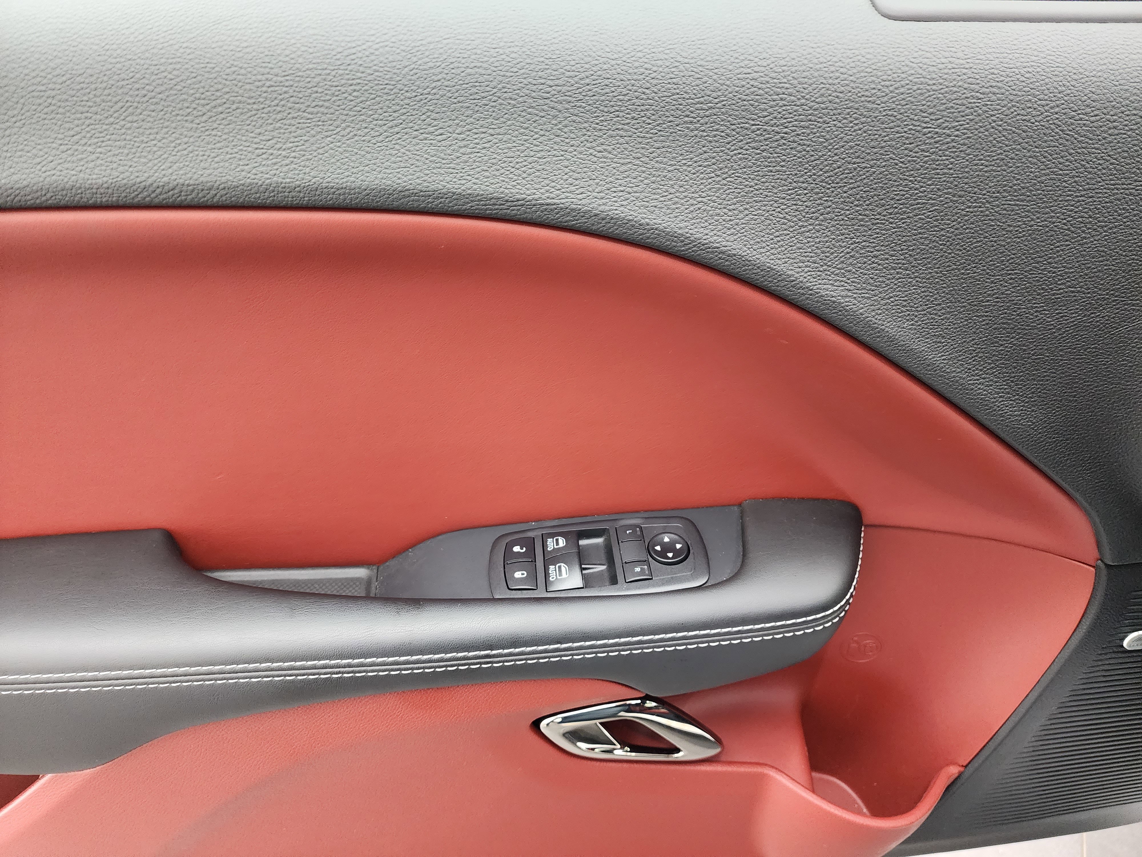 Used 2019 Dodge Challenger SRT Hellcat Redeye image 39