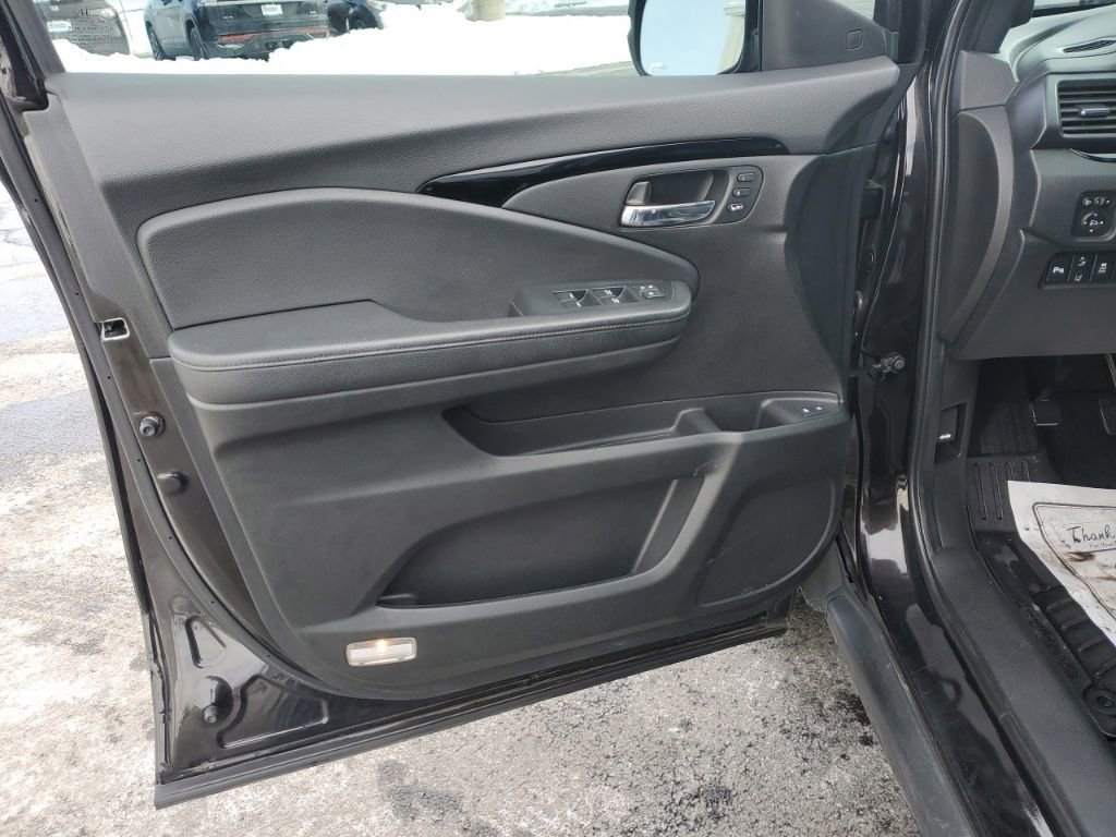 Certified 2021 Honda Passport Touring image 12