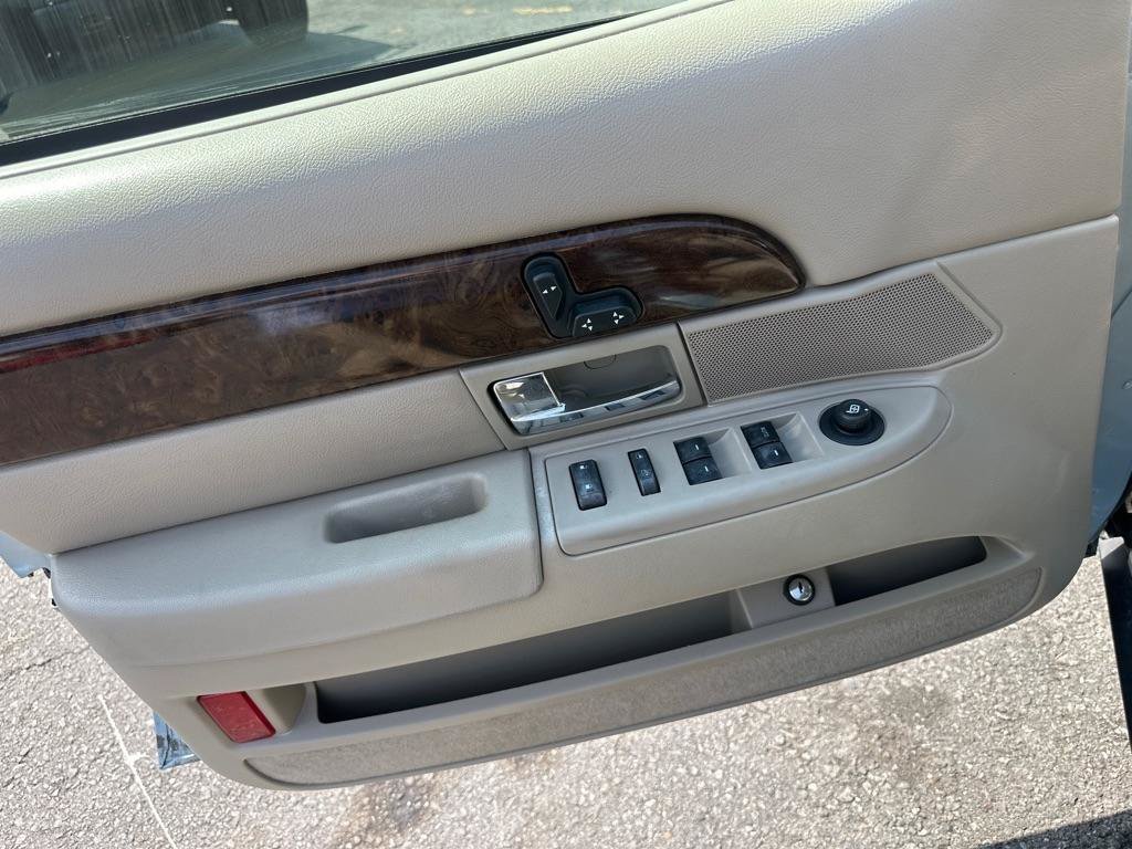 Used 2010 Mercury Grand Marquis LS RWD image 40