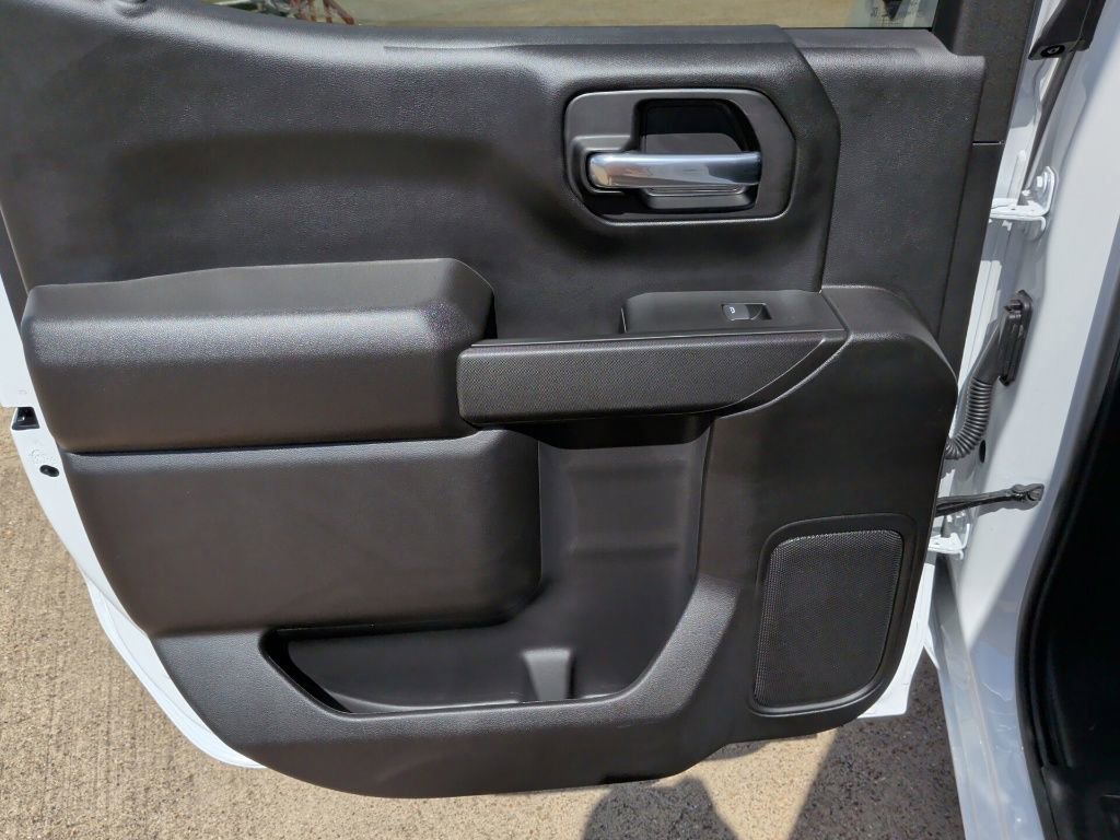New 2026 Chevrolet Silverado 1500 Custom w/ LPO, Dark Essentials Package RWD image 29