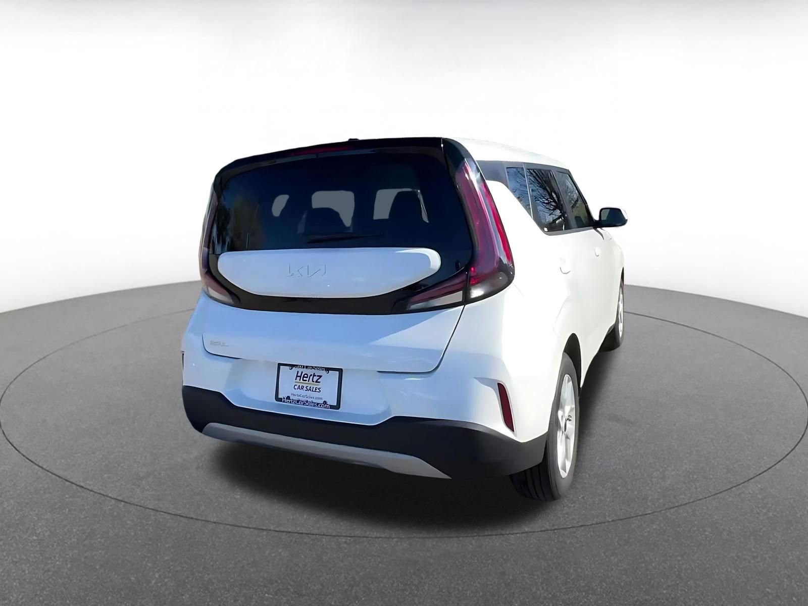 Used 2025 Kia Soul LX w/ LX Technology Package image 16