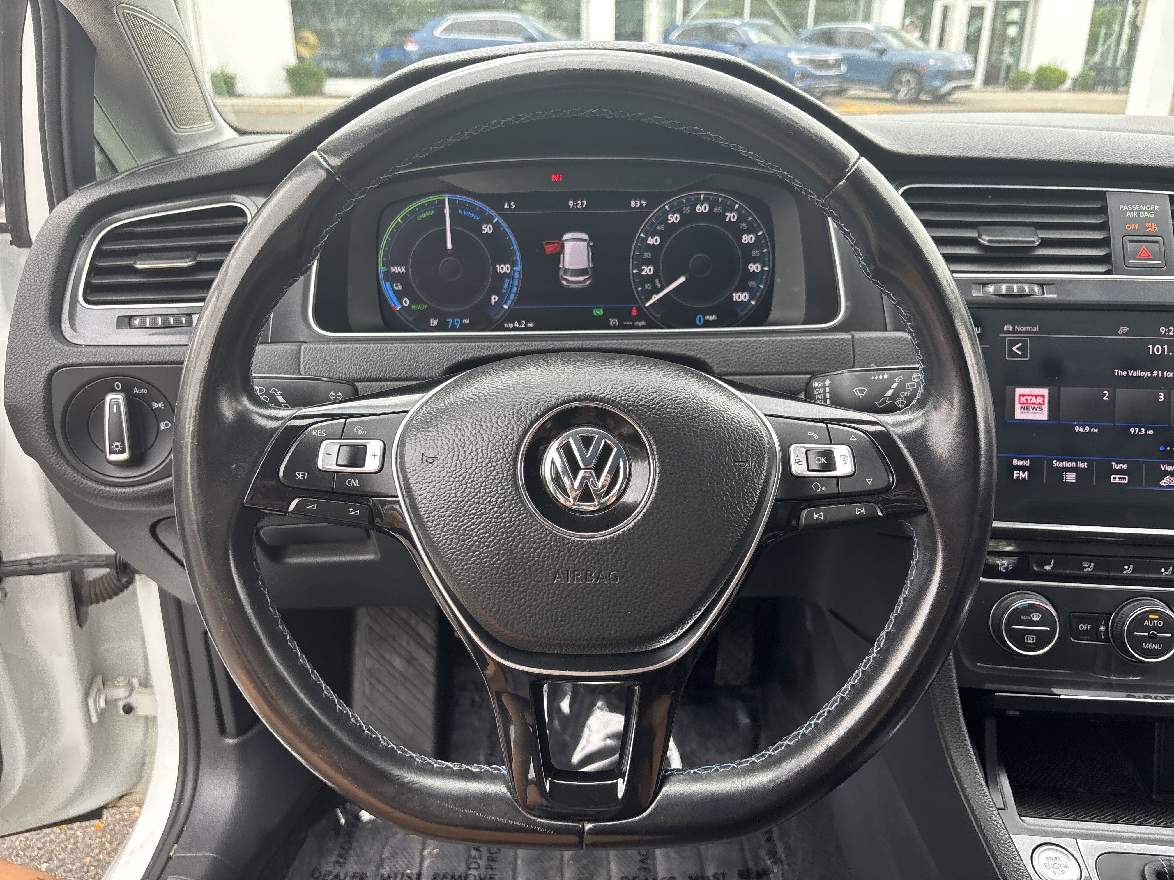 Used 2018 Volkswagen e-Golf SEL Premium image 24