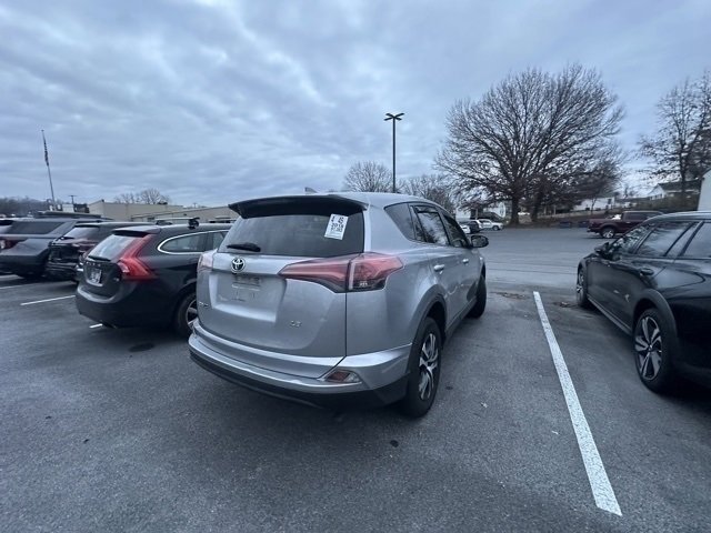 Used 2018 Toyota RAV4 LE image 2