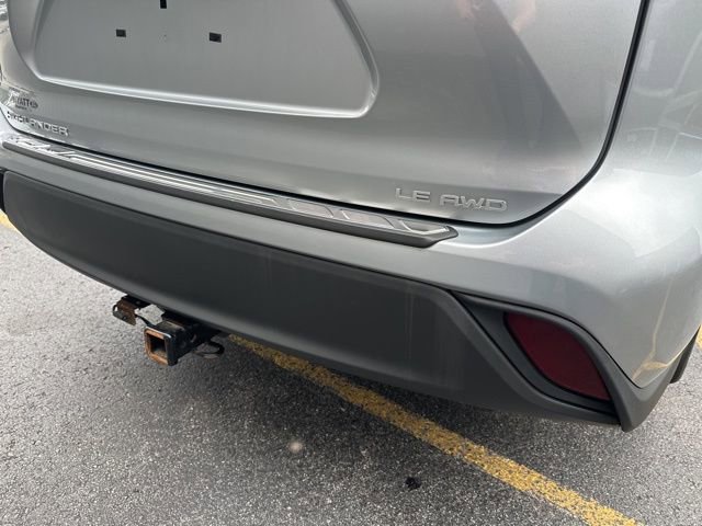 Used 2021 Toyota Highlander LE image 11