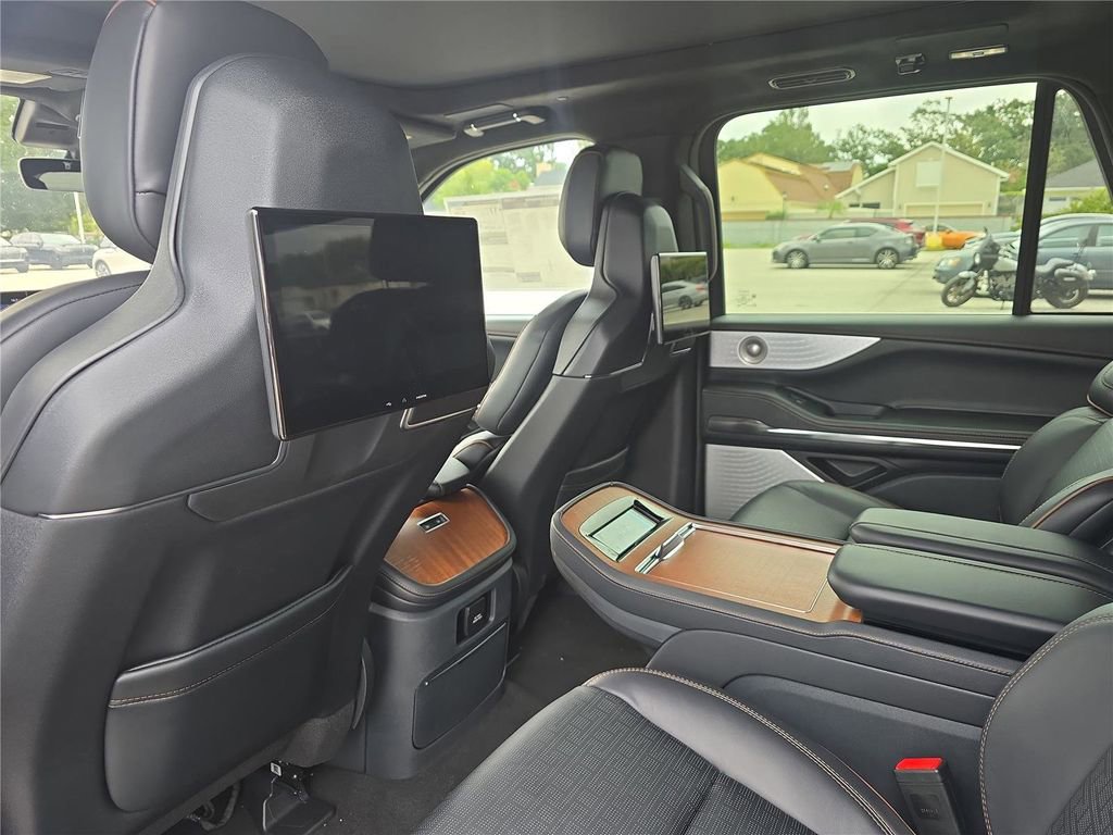 New 2025 Lincoln Navigator L Black Label image 14