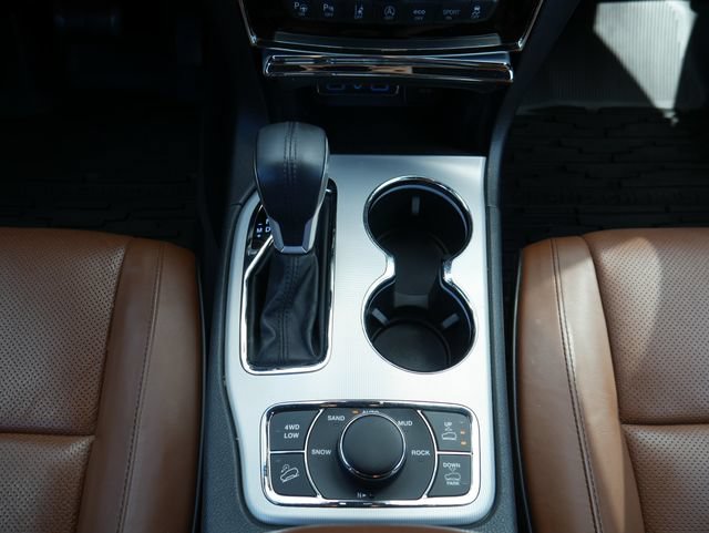 Used 2019 Jeep Grand Cherokee Summit AWD/4WD image 19
