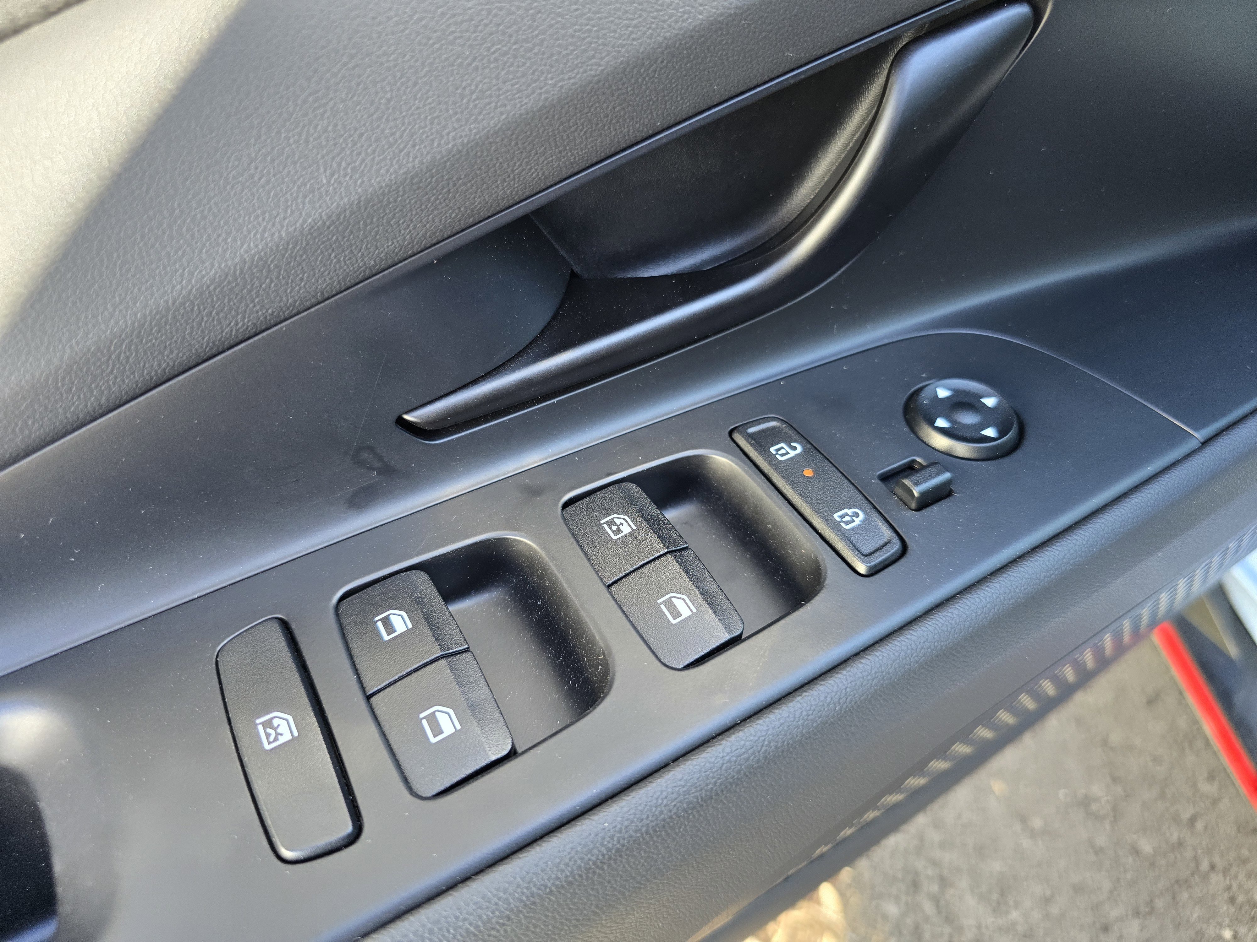 Used 2025 Hyundai Elantra N Base image 18