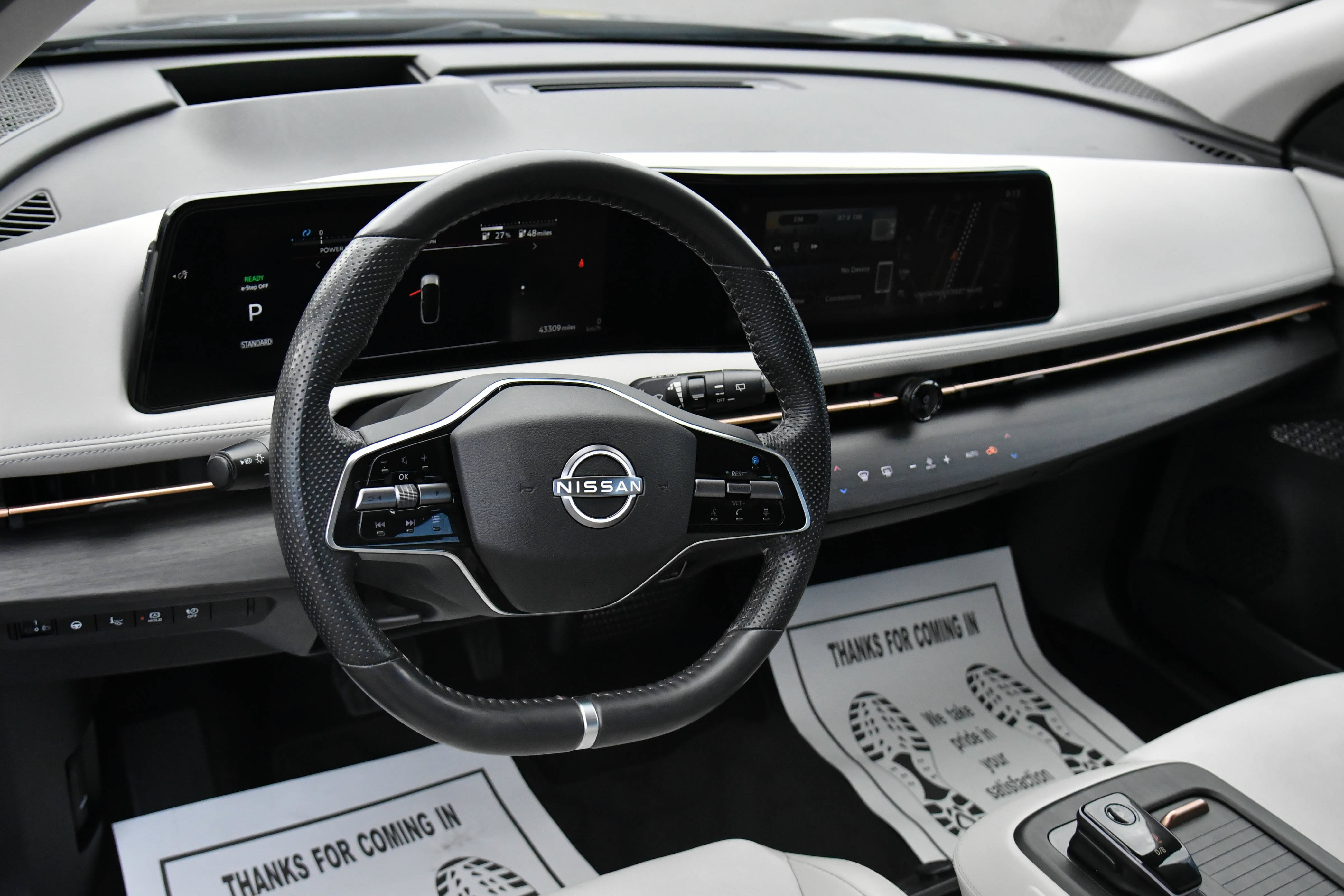 Used 2023 Nissan Ariya FWD image 14